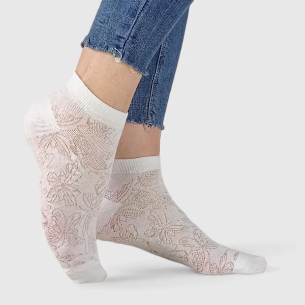 Skarpetki damskie ażurowe za kostkę białe